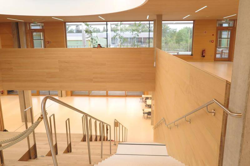 Foyer und Stiegenhaus mit großer Lichtkuppel, Foto (c)ZAB Foyer und Stiegenhaus mit großer Lichtkuppel, Foto (c)ZAB