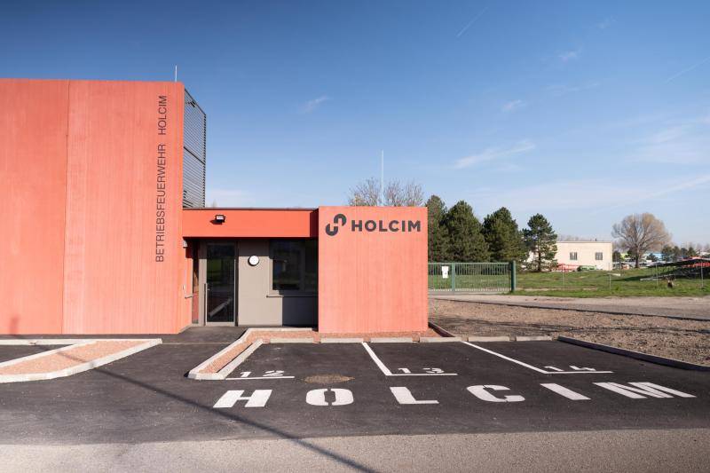 Feuerwehrgebäude des Holcim Zementwerks