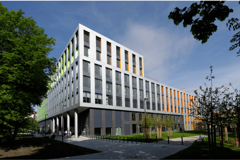 Das neue Verwaltungsgebäude aller Hochtief Niederlassungen im Münchner Raum Das neue Verwaltungsgebäude aller Hochtief Niederlassungen im Münchner Raum